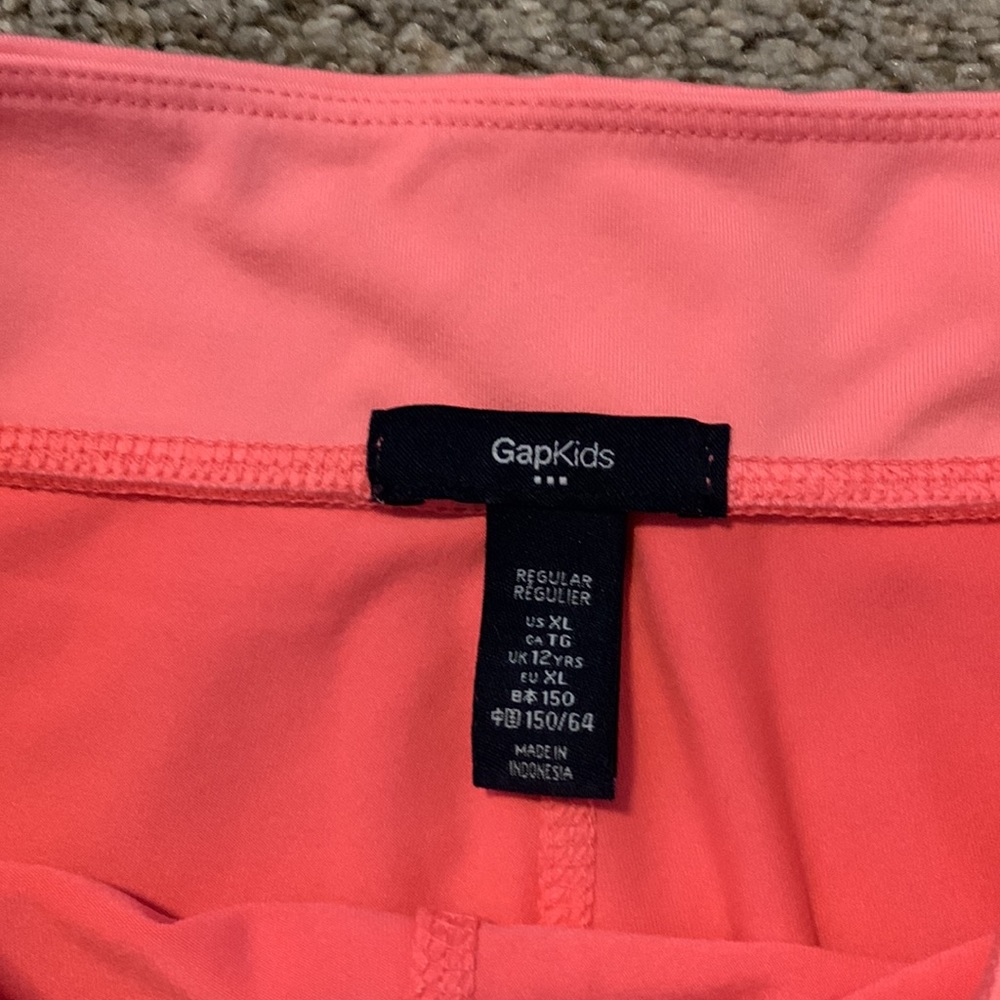 Gap Shorts - Picture 3 of 5